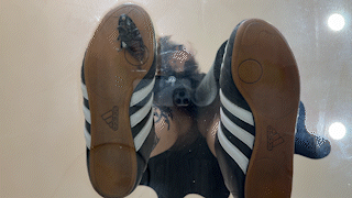 Underglass Adidas