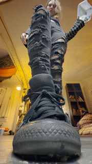 Worn Chucks 7