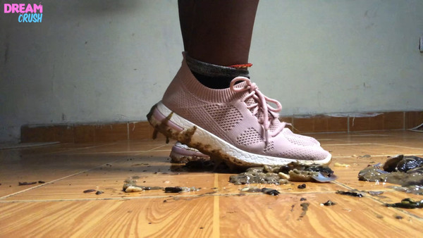 Snail Sneaker Smush